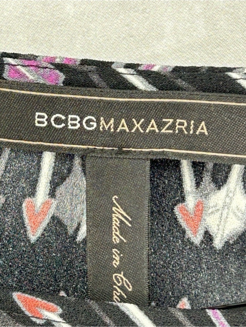 BCBGMaxAzria Black Arrow-Print Long-Sleeve Dress with Blue Insets - Picture 4 of 7